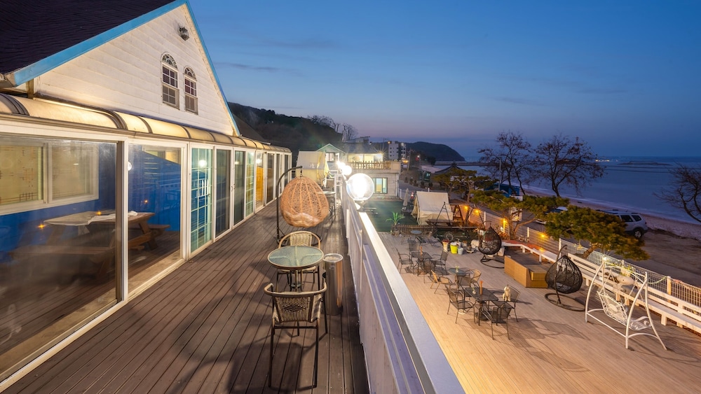 Yeongheungdo Blue Story Pension