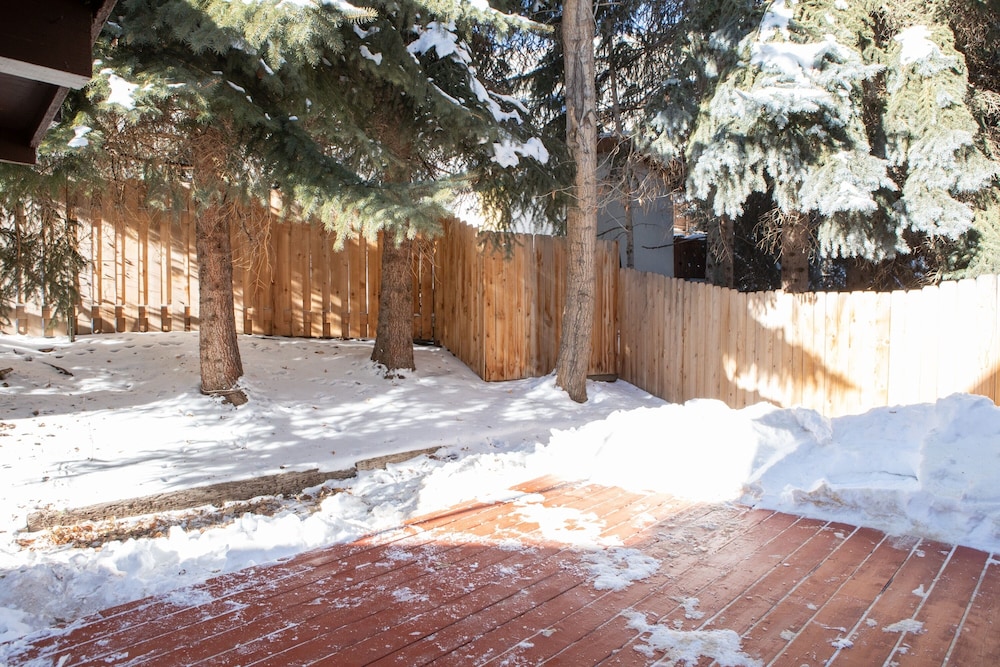 6 Chamonix Lane 2 Bedroom  Townhouse by RedAwning view 4