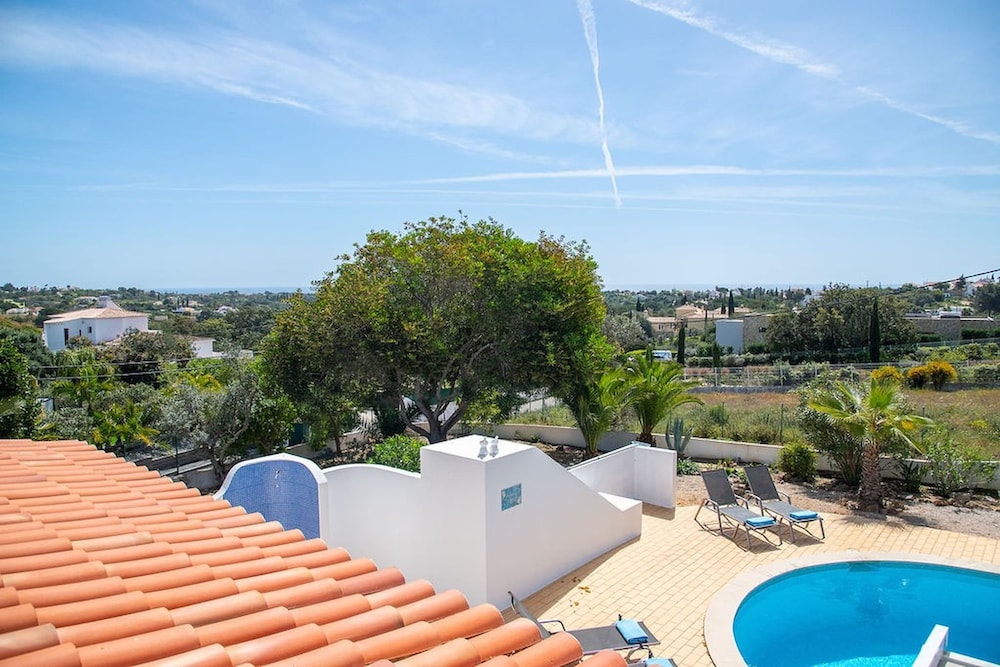 Pomba Beautifully Renovated With Heated Pool