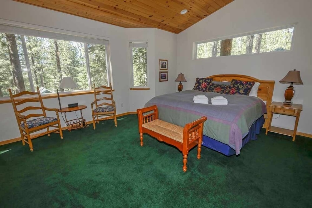2460 Lupine Trail 6 Bedroom Home by RedAwning