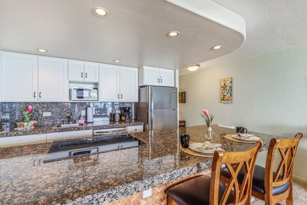 Kaleialoha 209 1 Bedroom Condo by RedAwning - Image 2