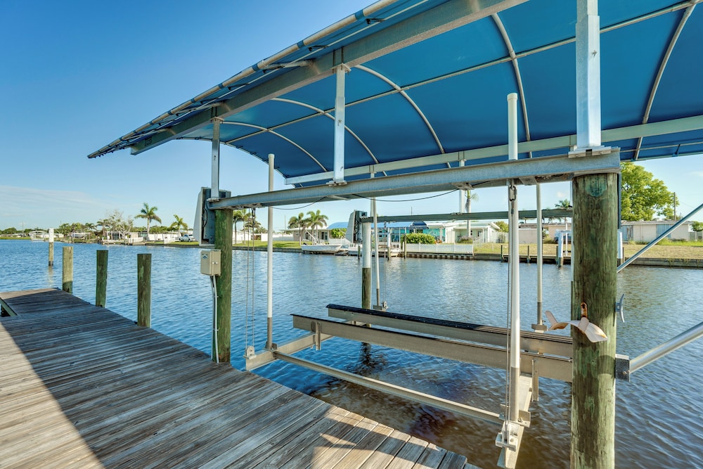 Private Dock & Pool: Port Charlotte Escape!