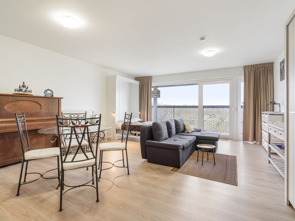 Spacious Studio With Storage Room