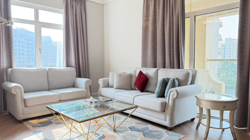 Luxury 3 Bed Apartment at Palm Jumeirah
