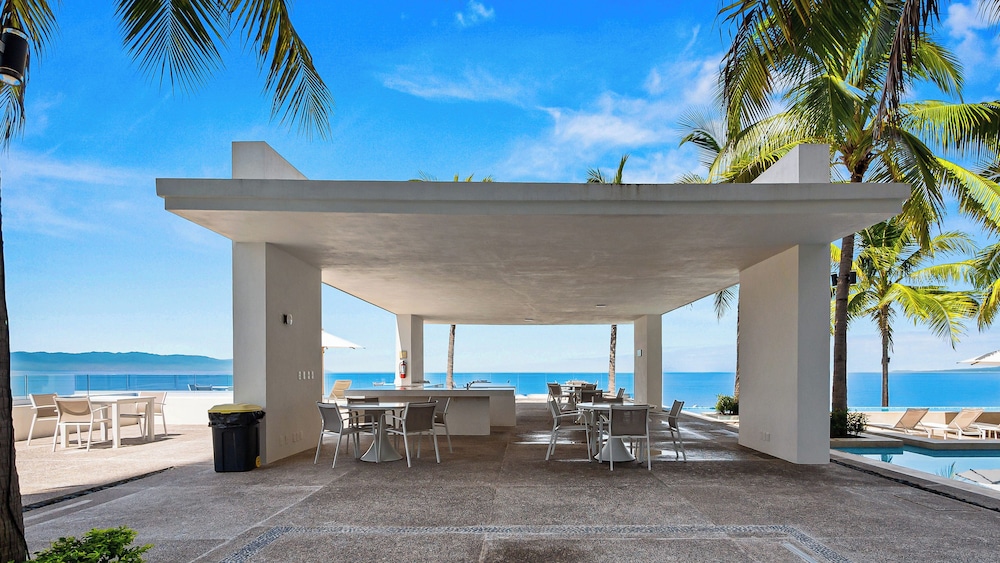 Panoramic Hot Tub Oceanview Penthouse