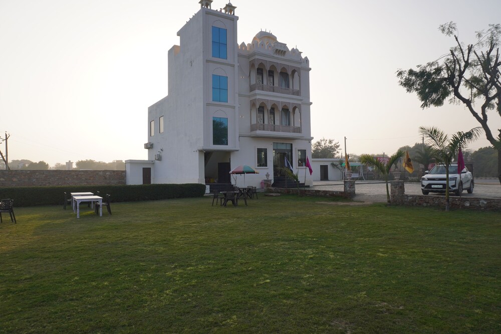 Eco Fort Resort