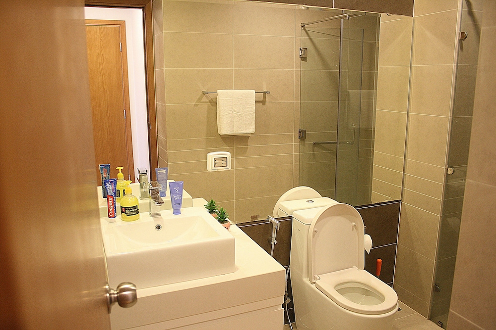 Sunrise City Luxury New 2bed2bath SW POOL1