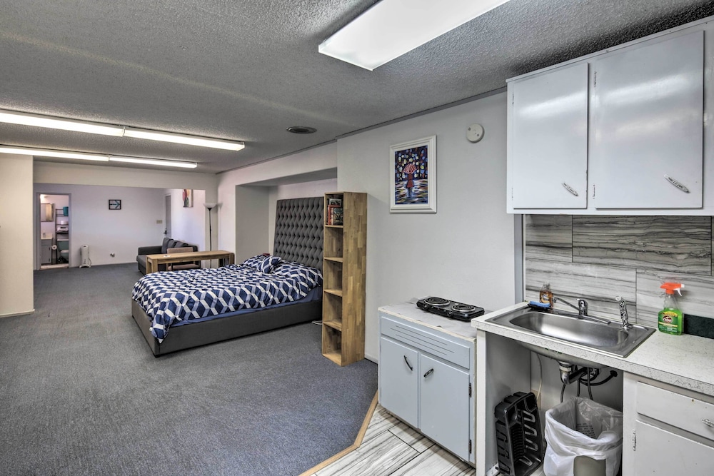 Apartment ~ 12 Mi From Hualapai Mountain Park
