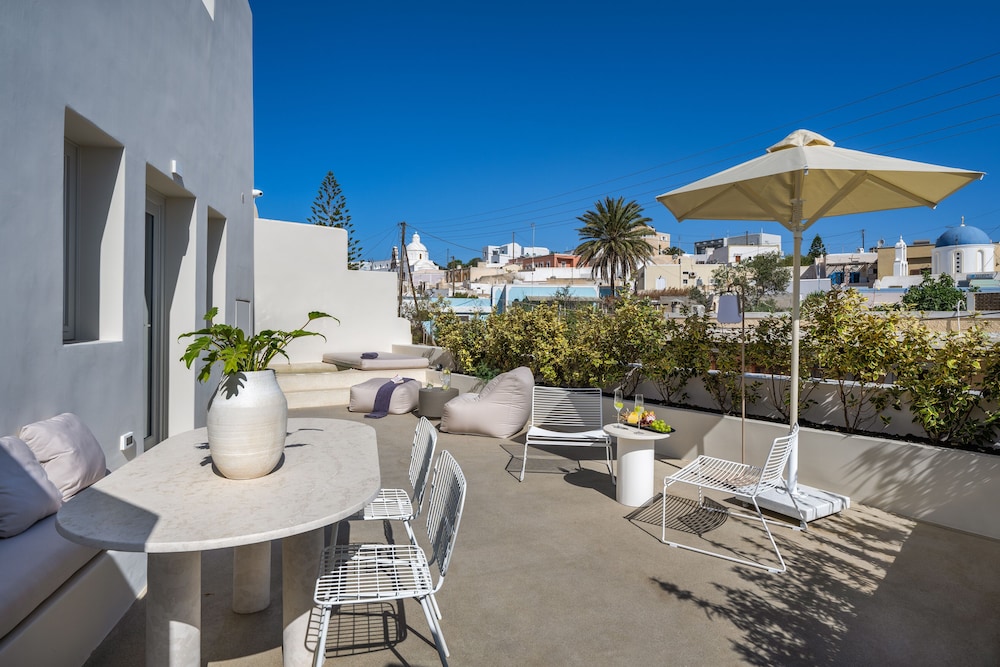 Coconut Residence en Santorini — balance & terrace