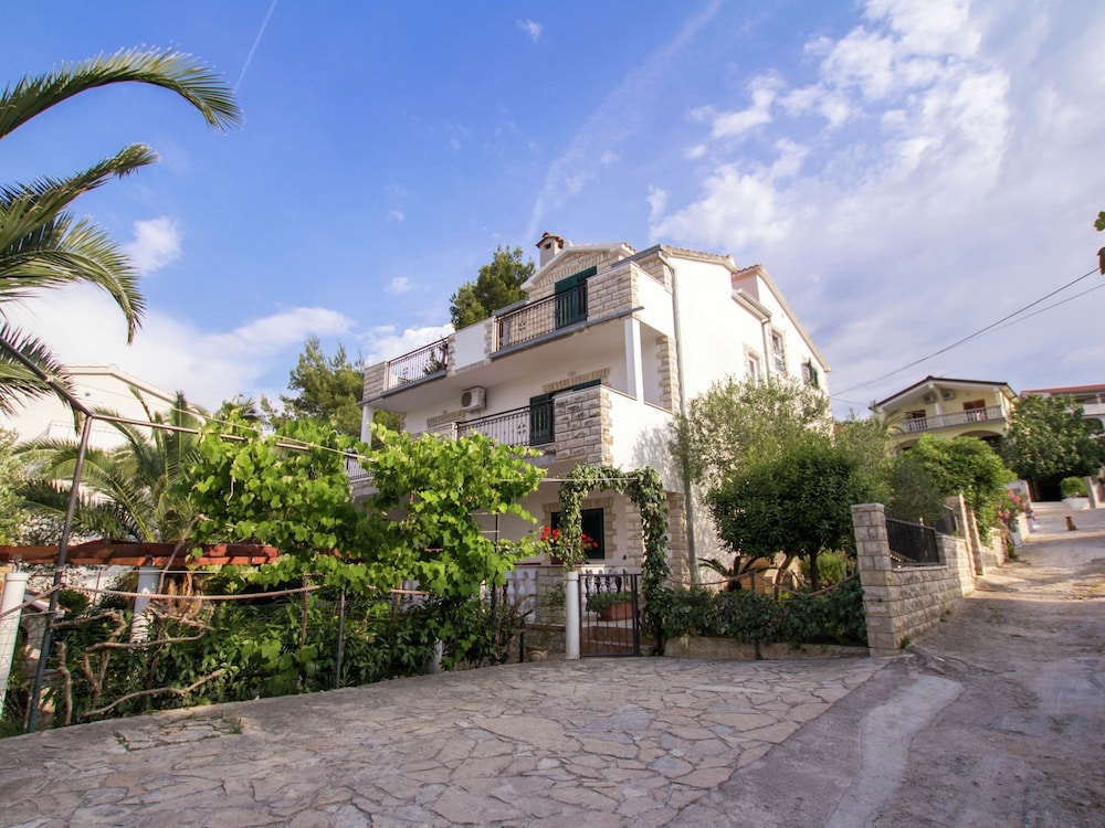 Apartment in Slatine Near the Sea Beach view 4