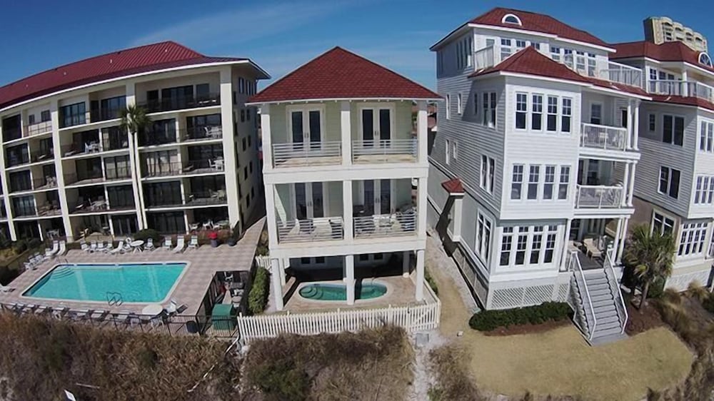 Bord du Mer 6 Bedroom Holiday Home by Five Star Properties