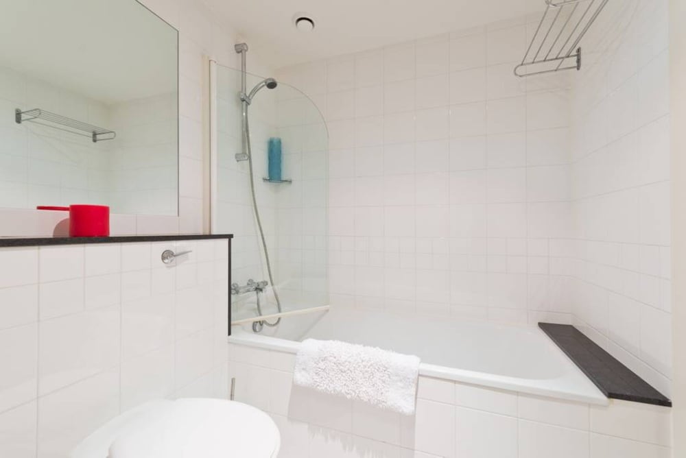 Modern, City Centre 3 Bedroom Apartment