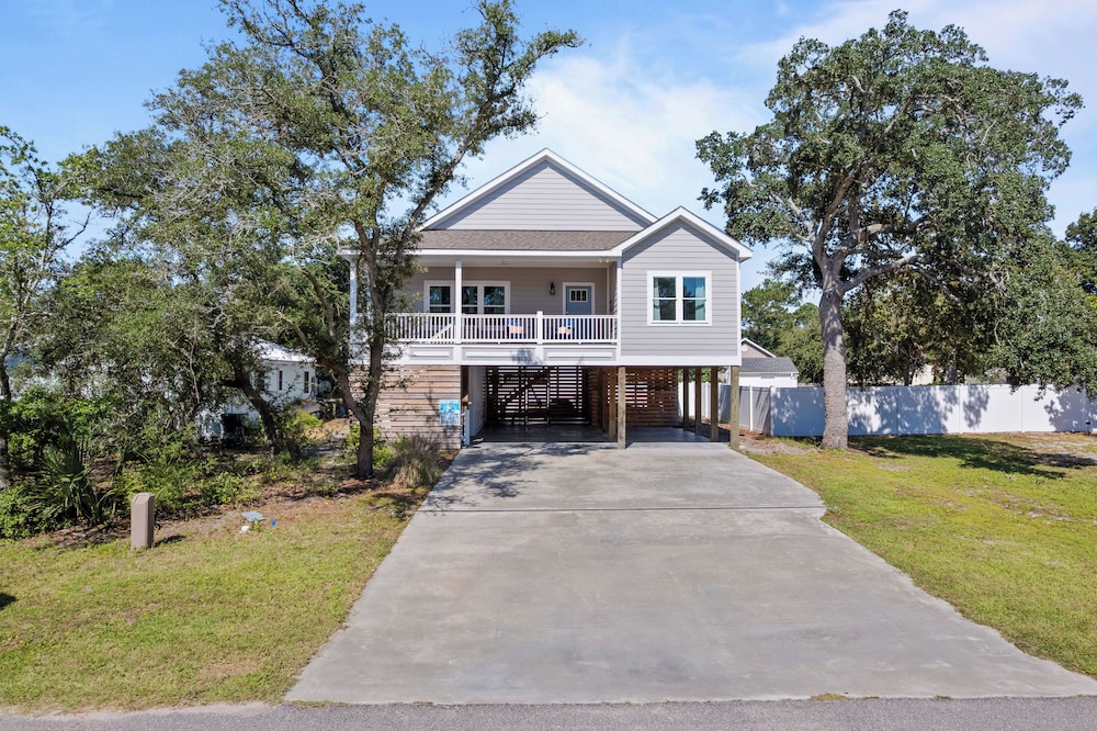 < 1 Mi to Beach: Home w/ Pool in Oak Island!