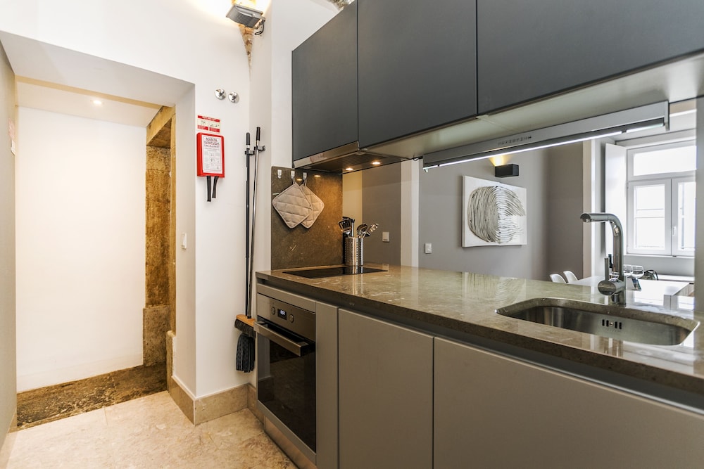 LxWay Apartments Praça da Figueira view 4