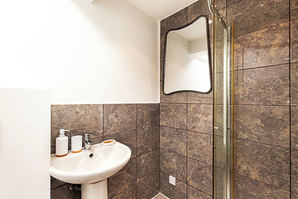 Putney Chic 1-bed Gem
