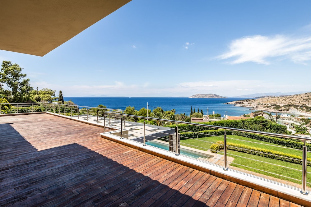 Analisa Luxury Villa