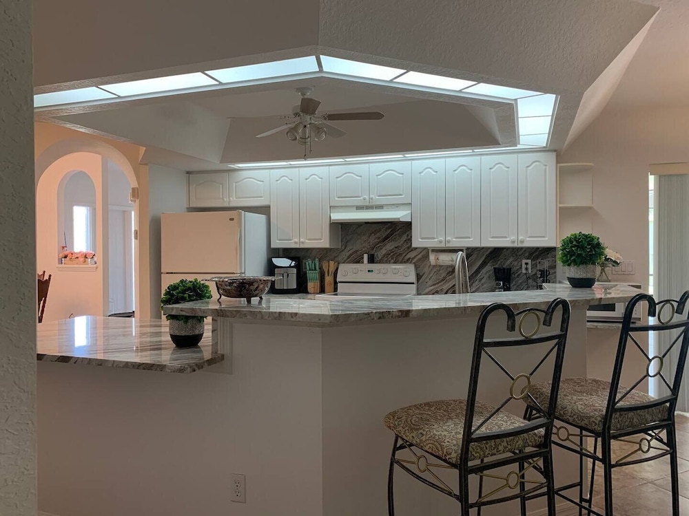 Boaters Dream Getaway In Cape Coral 4 Bedroom Home