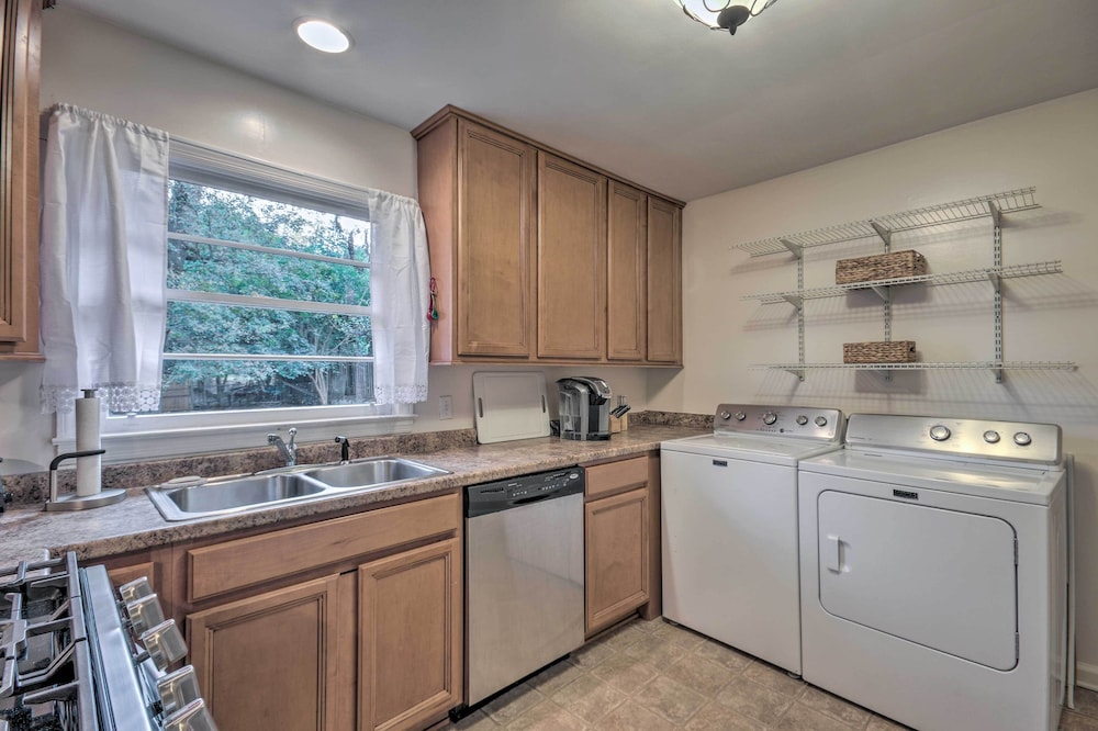 Cheery House, 0.3 Mi to Augusta National Golf