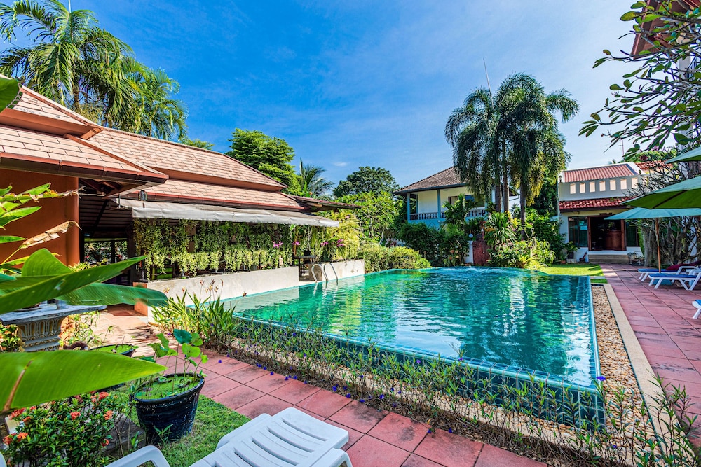 Phuket Monaburi Boutique Hotel
