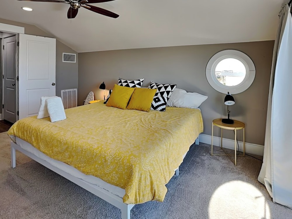 Next to Sea Gallery by Topsail Realty