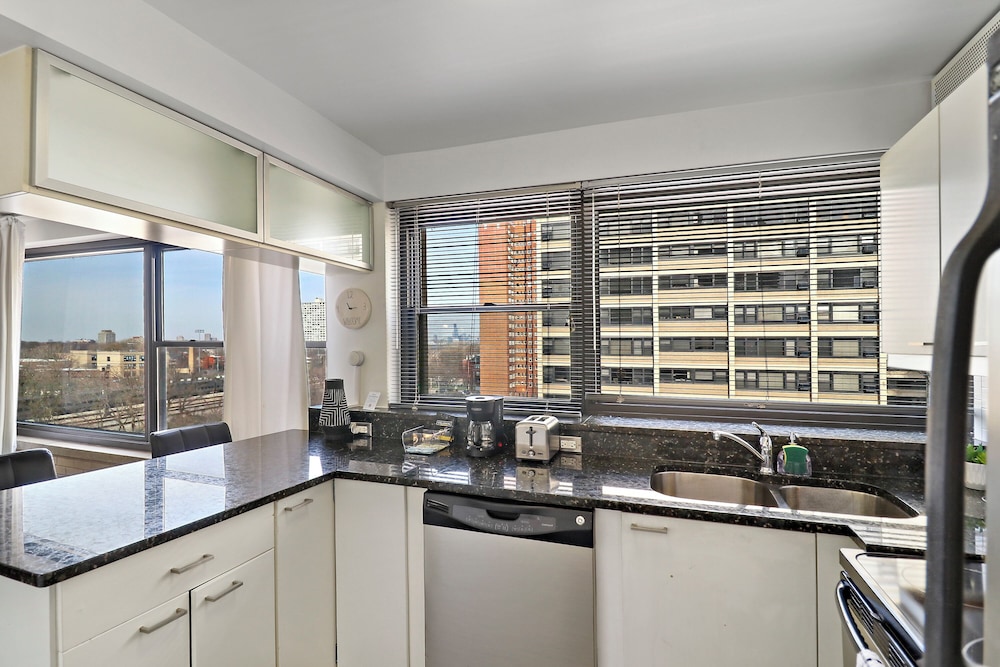 2BR Apt in Hyde Park - Algonquin 8E