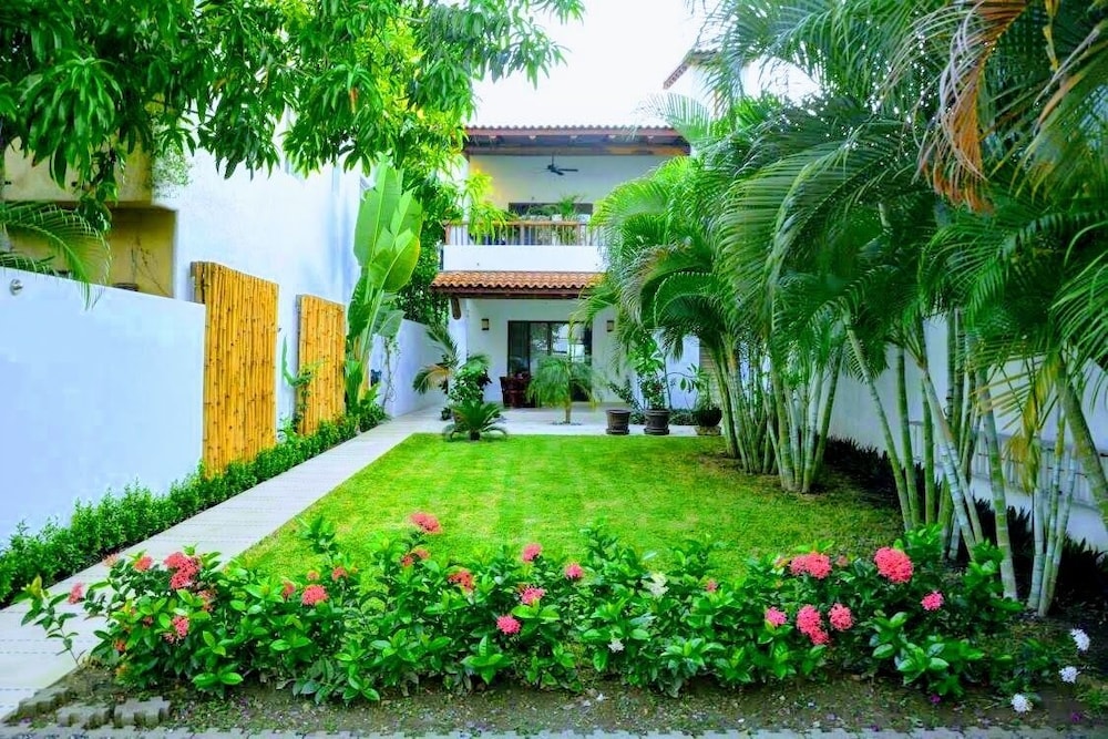 Ixtapa-Zihuatanejo Vacations - Casa Luz de Luna - Property Image 2