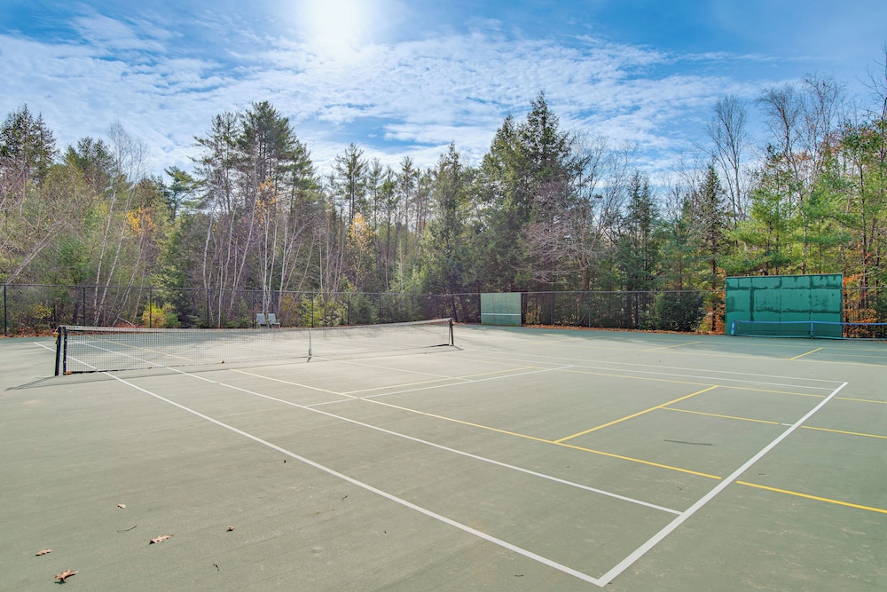 < 1 Mi to Lake Winnipesaukee: Family Winter Escape