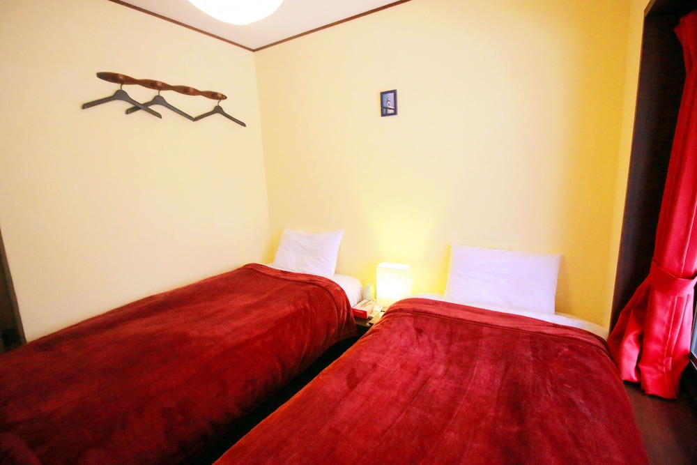 Lodge Q Hotel