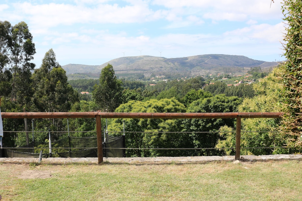 Beautiful 2/3-bed Villa in Freixieiro de Soutelo view 2