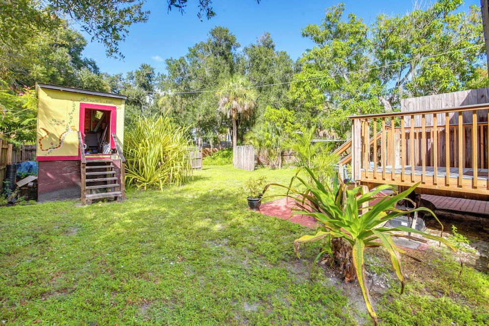 < 1 Mi to Downtown Fort Myers: Tranquil Retreat