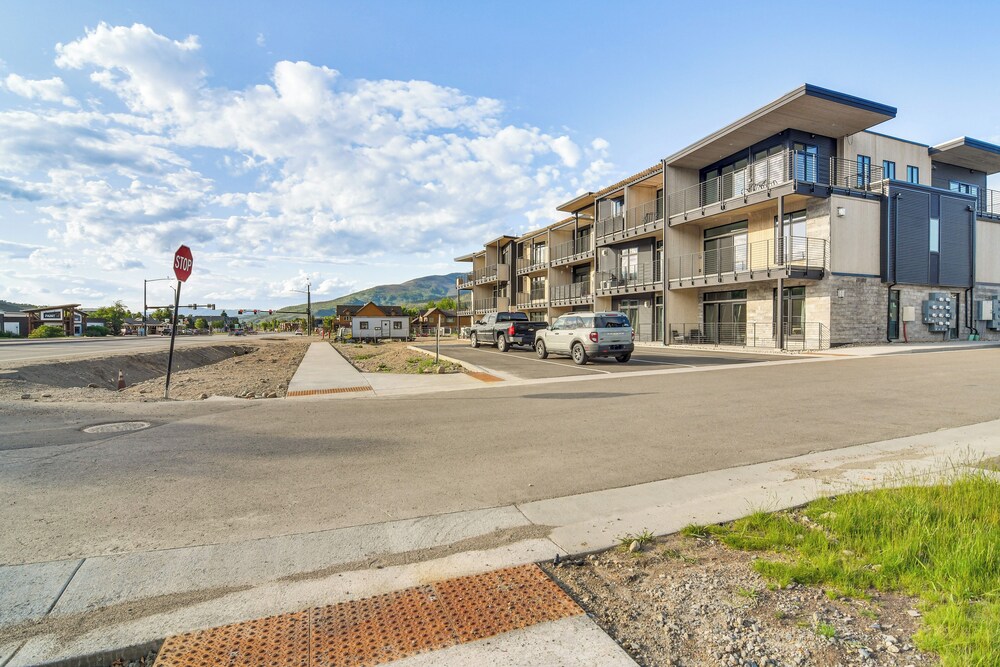 3 Mi to Lake Dillon: Condo Near Shops & Eats!