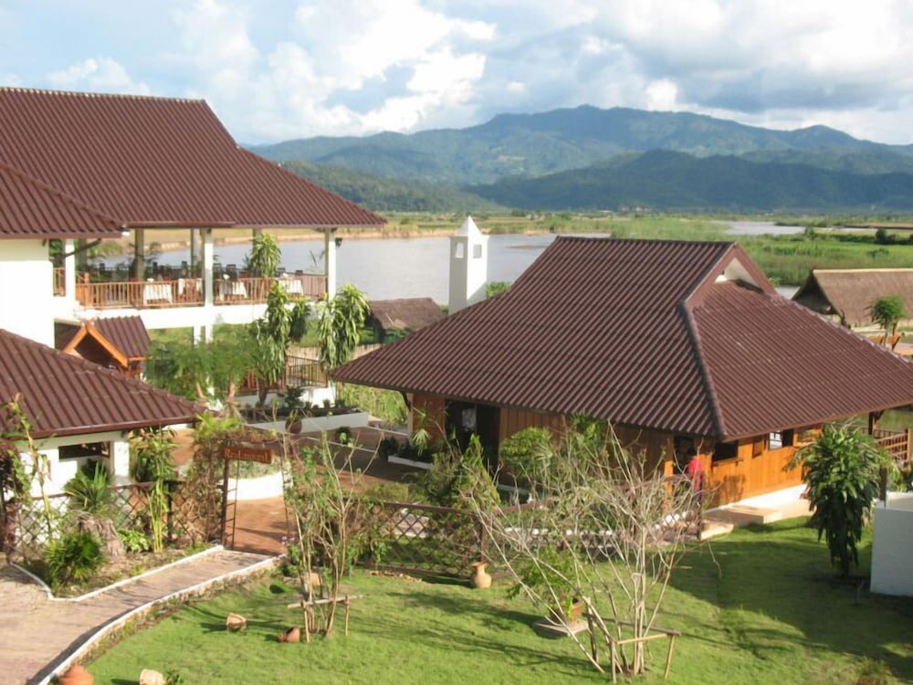 Maekok River Village Resort