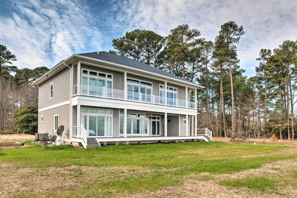 Waterfront Scotland Beach Retreat w/ Private Beach view 4