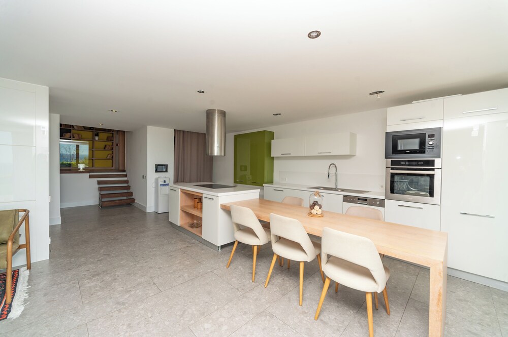 Marinhill High Luxury Property