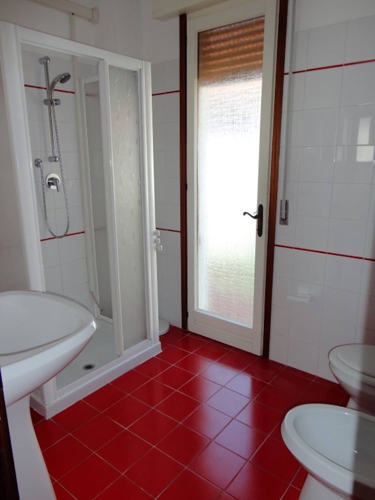 Beautiful Villa for 8 People With Pool by Beahost Rentals