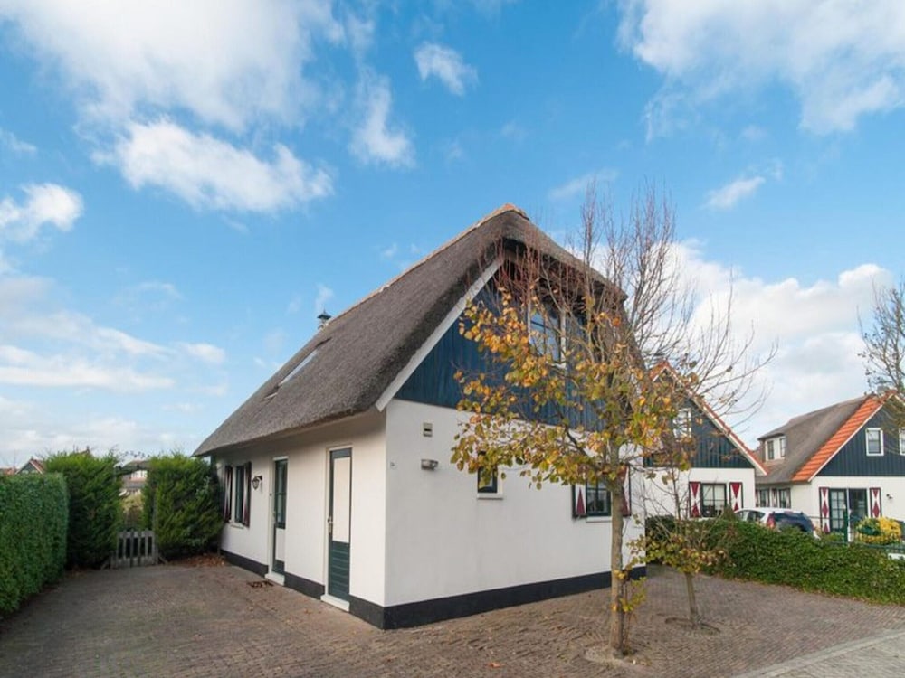 Villa With View Over the Park De Buitenplaats