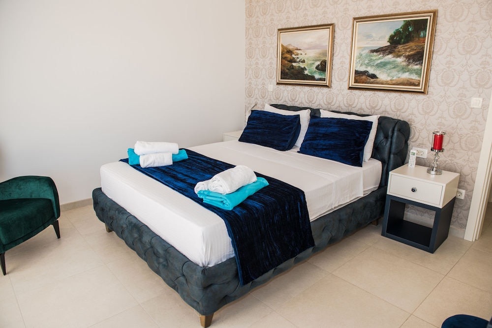 Luxurypenthouse sea View Pooll Ivy House Tivat view 2