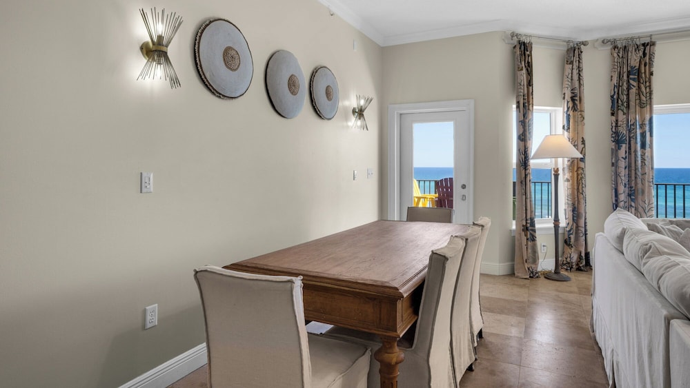 Legacy 303: Beachfront Retreat on 30a!