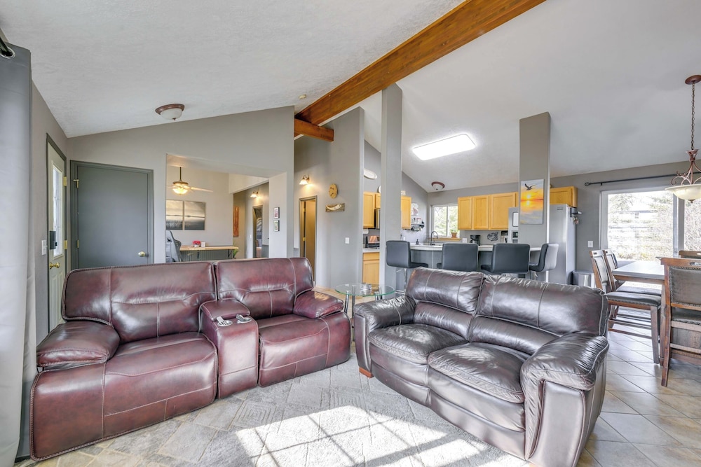 Yard Space w/ Fire Pit: Kenai Getaway!