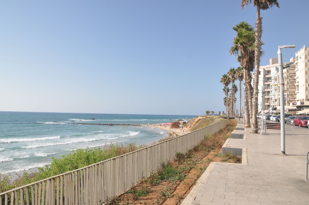 Isra Home Apartments Ben Gurion 81