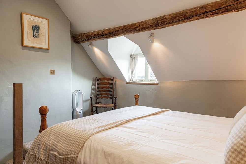 Luxury Home in the Heart of Cotswolds view 2