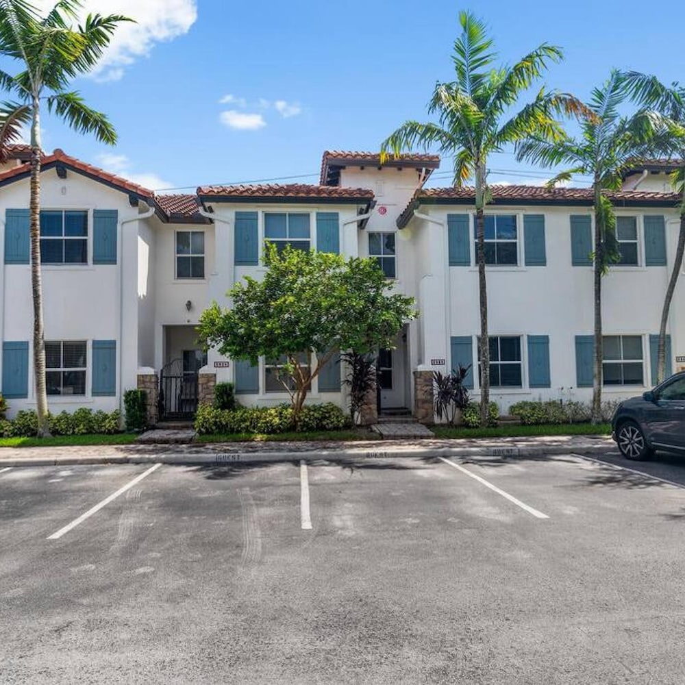 Beautiful Gated Community With Pool Gym Parks Parking view 5