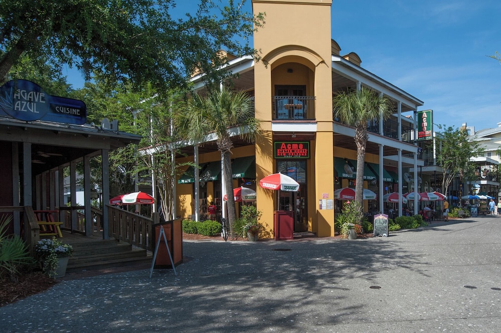 Augusta Village Sandestin by Gibson BR