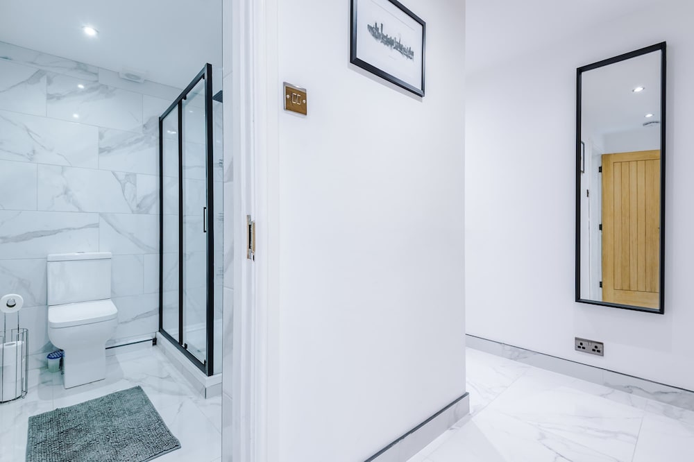 Modern 1BR Apartment in Whitefield