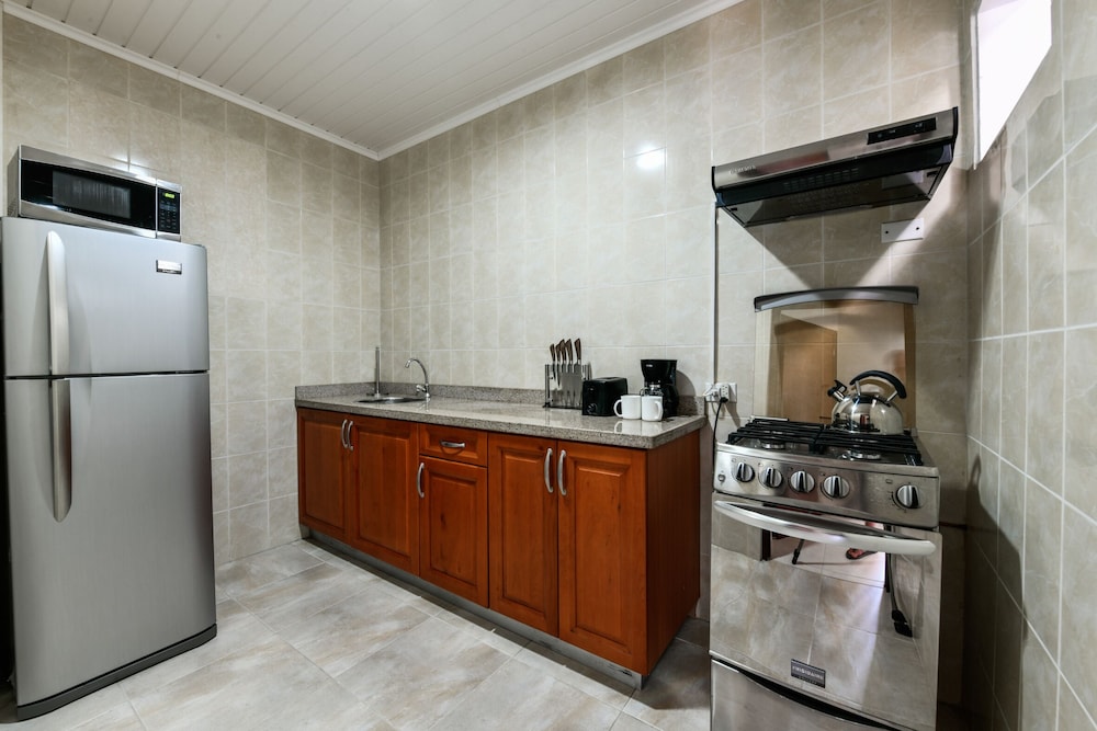 New! Apartment Ocean View With Amazing Sunsets! view 3