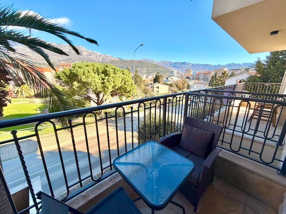 LV Central Apartment-Free Parking