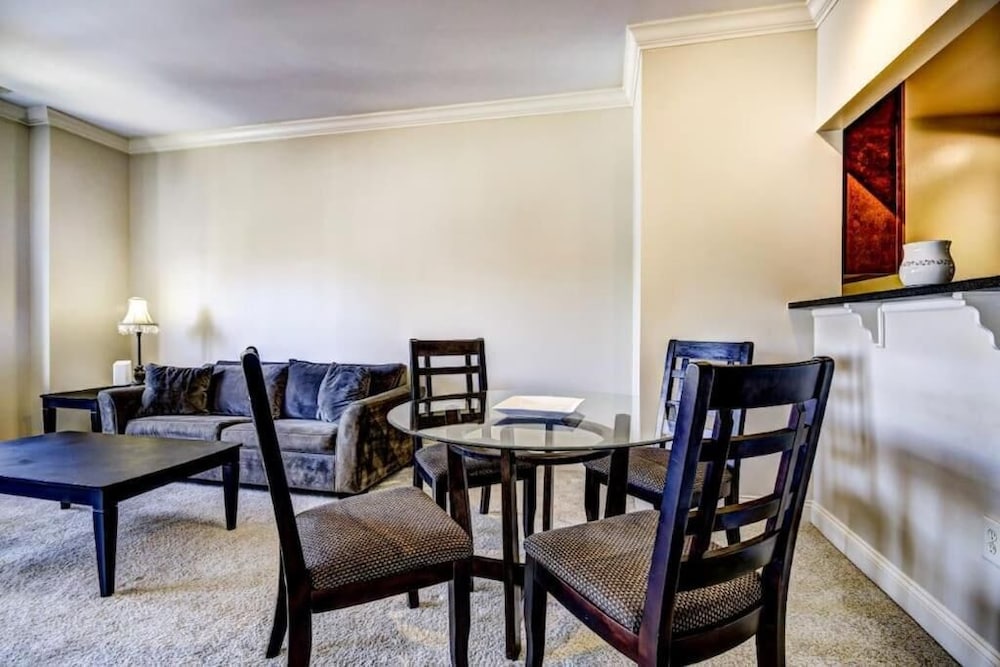 Fantastic 2 bedrooms apt. Harbor