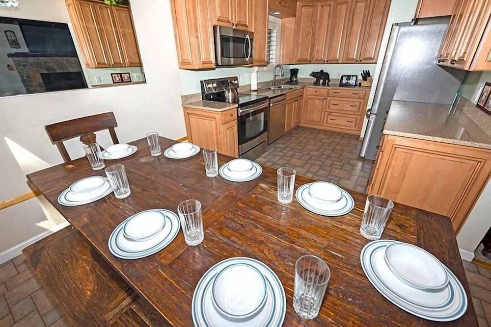 3542 Bobby Grey Circle 3 Bedroom Cabin by RedAwning