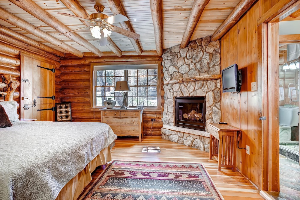 Kathryn's Cabin view 2