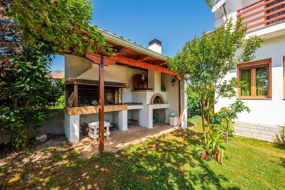 Charming Townhouse With Stunning Views